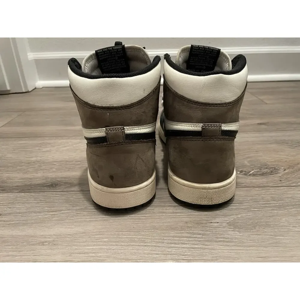 Air Jordan 1 Retro High OG Dark Mocha -Size 9.5 555088-105